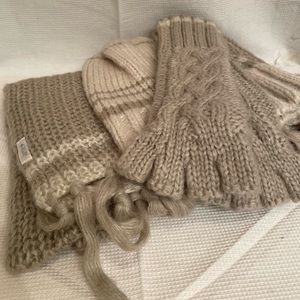 Aerie scarf, hat and fingerless gloves set